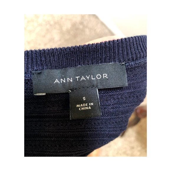 ANN TAYLOR Navy Blue Scalloped Design Sweater - Picture 4 of 5